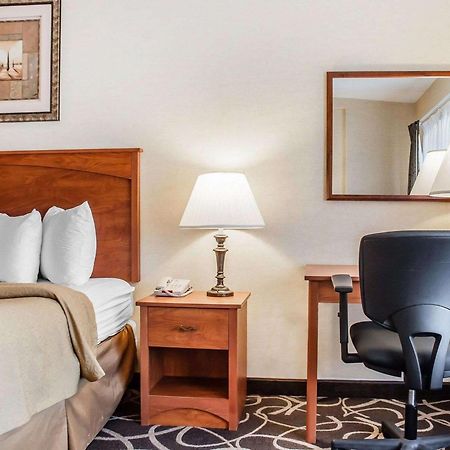 Quality Hotel & Suites At The Falls Ниагарски водопад Екстериор снимка