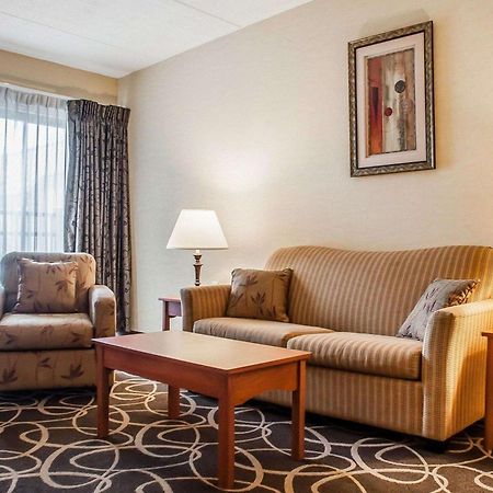 Quality Hotel & Suites At The Falls Ниагарски водопад Екстериор снимка