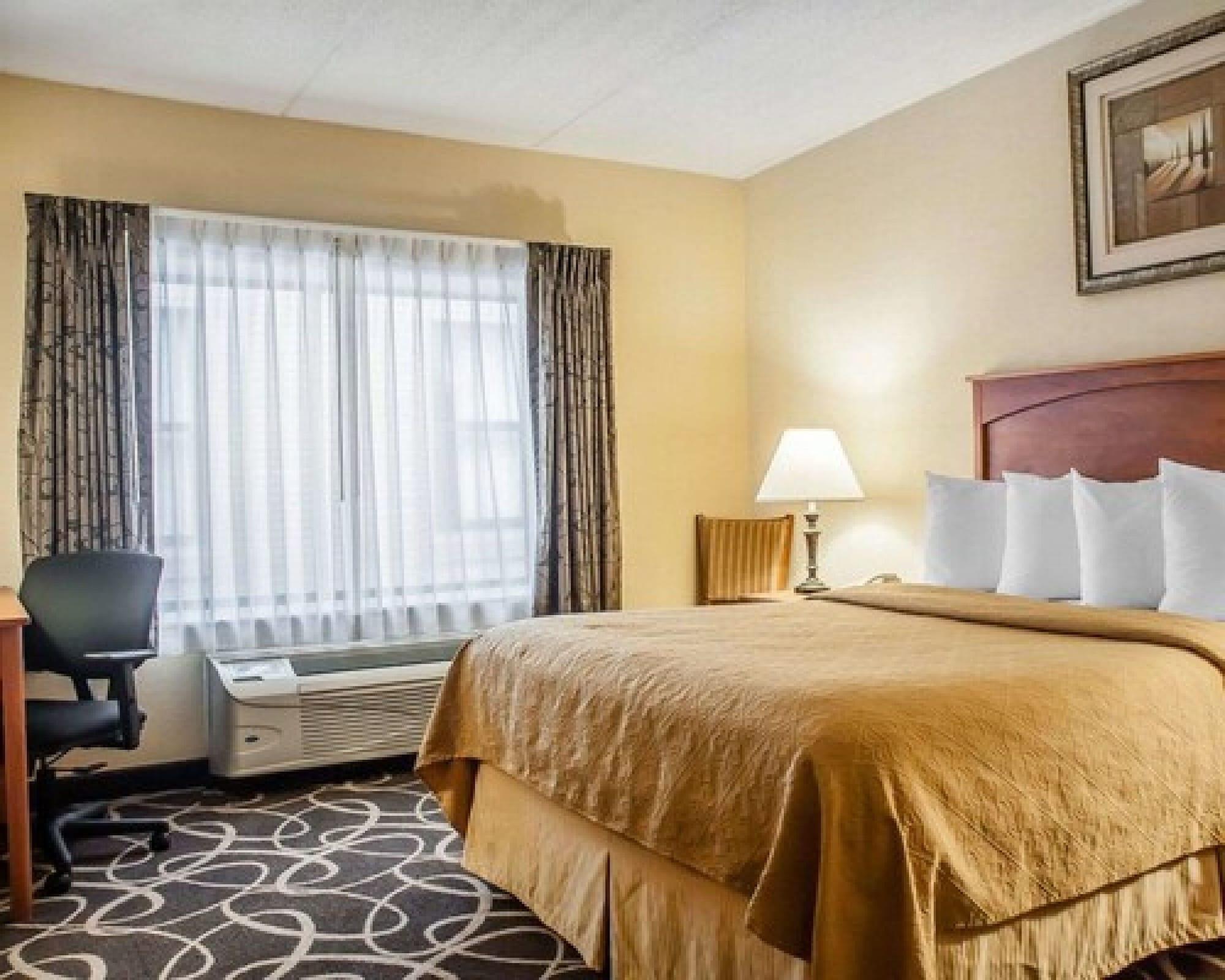 Quality Hotel & Suites At The Falls Ниагарски водопад Екстериор снимка