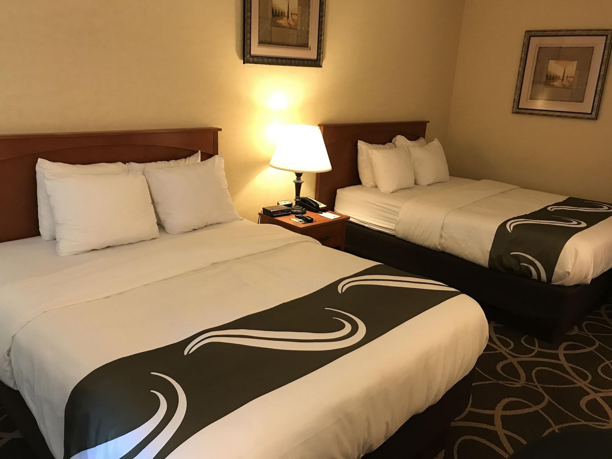 Quality Hotel & Suites At The Falls Ниагарски водопад Екстериор снимка