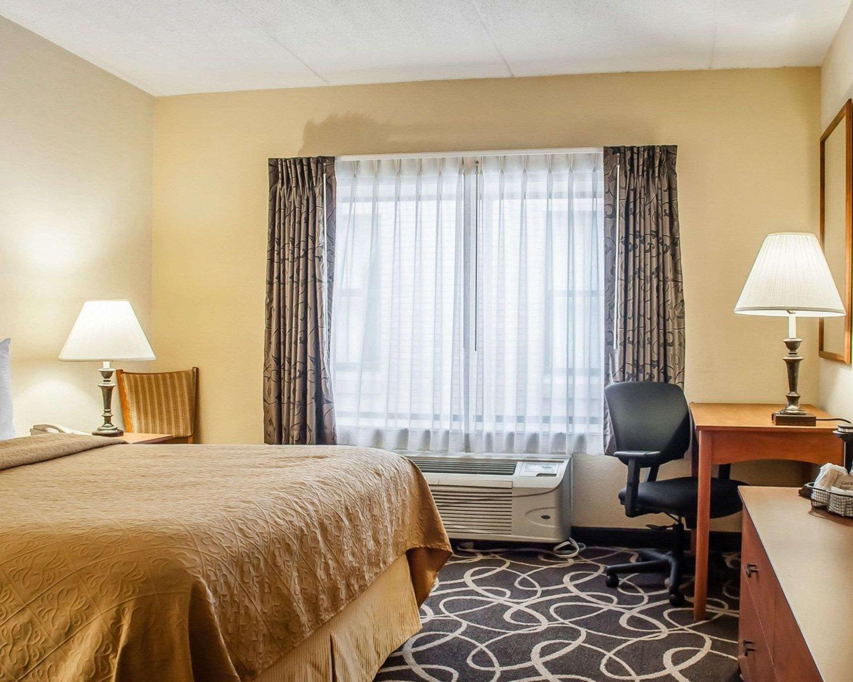 Quality Hotel & Suites At The Falls Ниагарски водопад Екстериор снимка