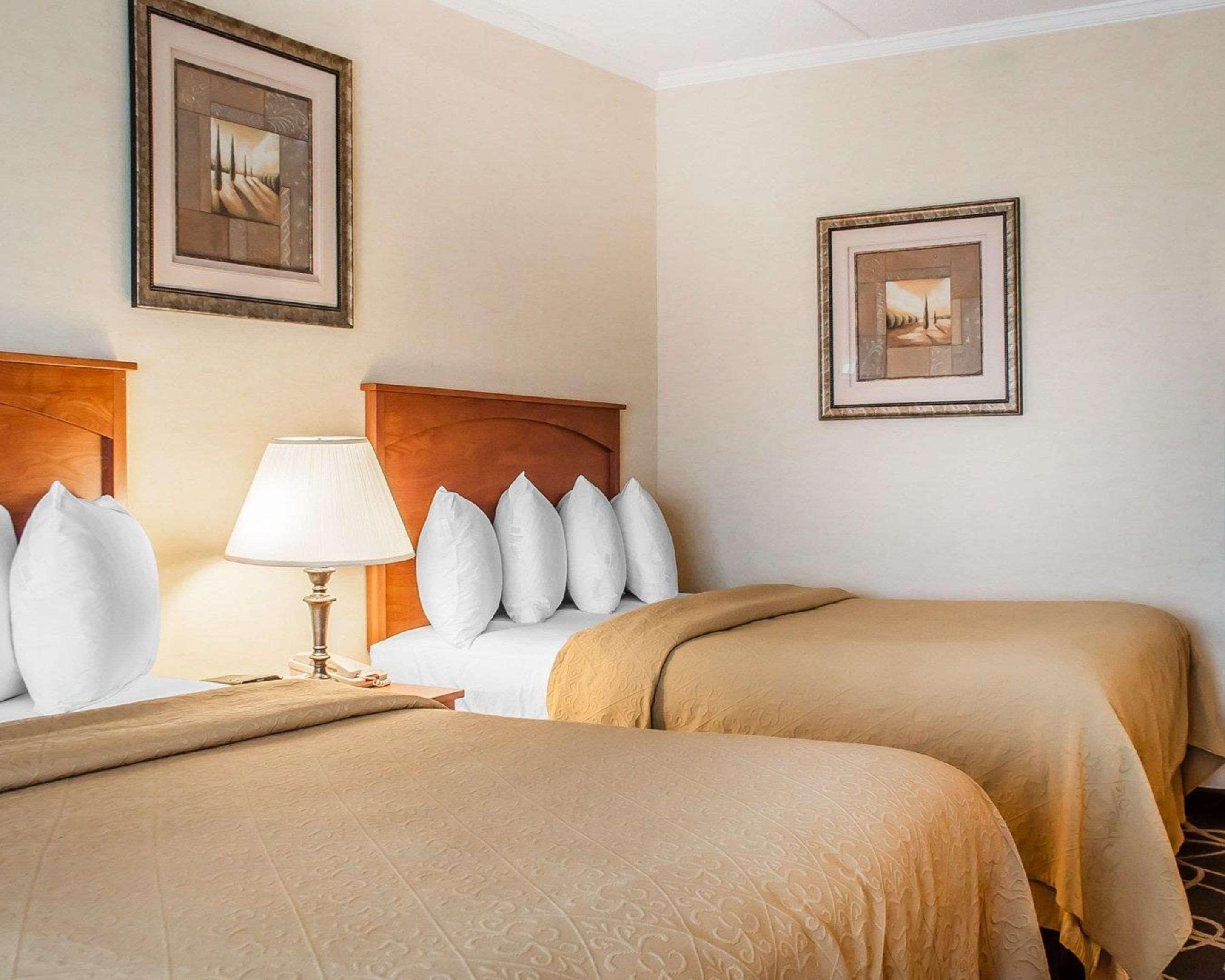 Quality Hotel & Suites At The Falls Ниагарски водопад Екстериор снимка