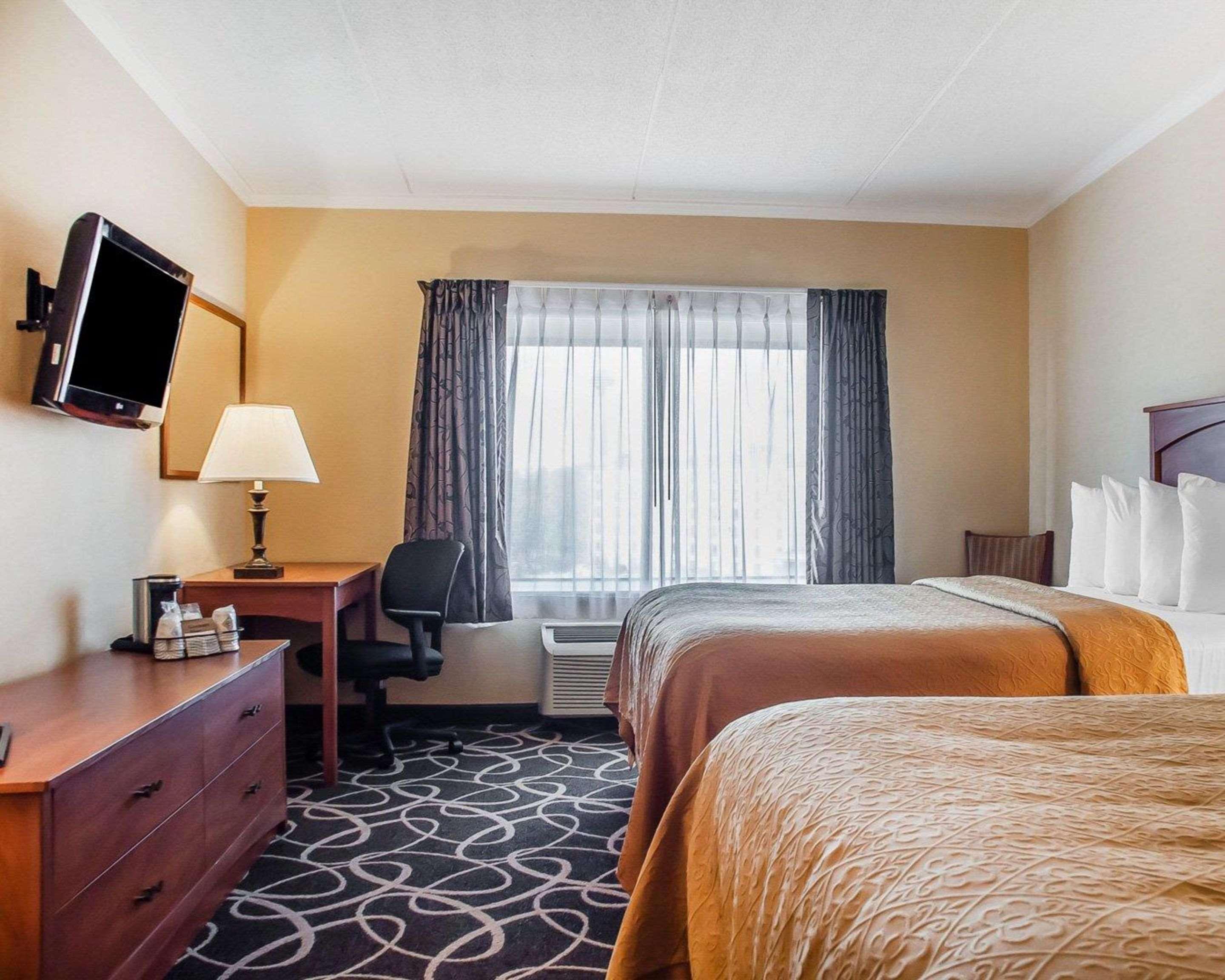 Quality Hotel & Suites At The Falls Ниагарски водопад Екстериор снимка
