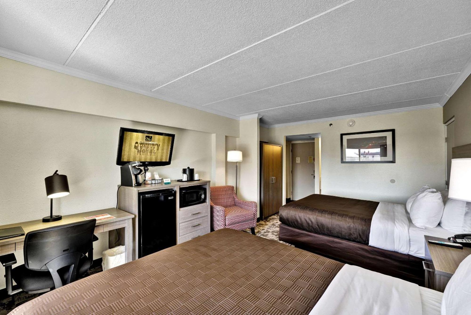 Quality Hotel & Suites At The Falls Ниагарски водопад Екстериор снимка