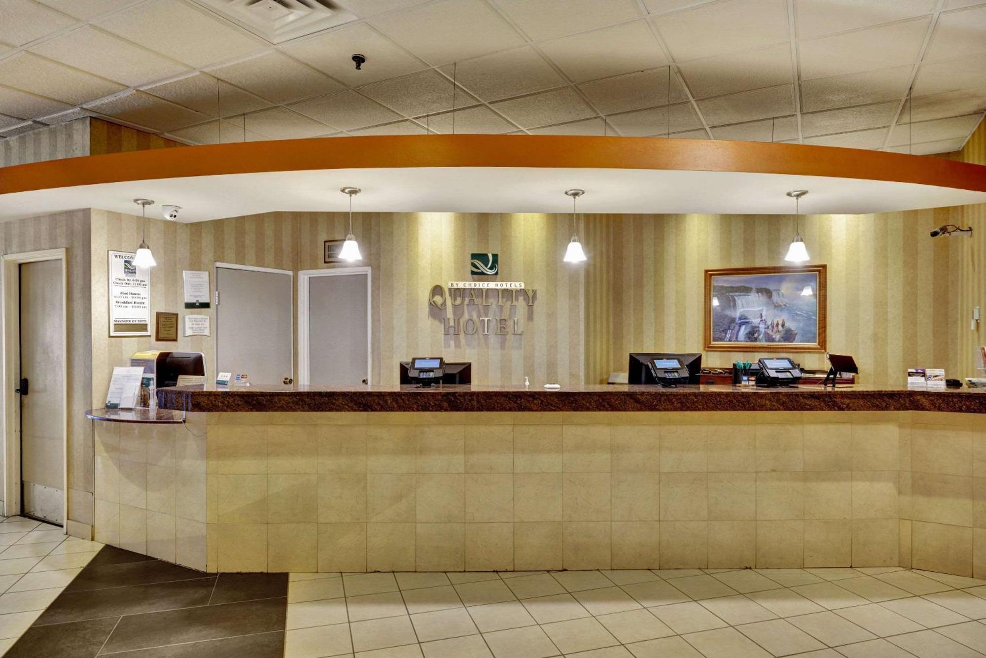 Quality Hotel & Suites At The Falls Ниагарски водопад Екстериор снимка